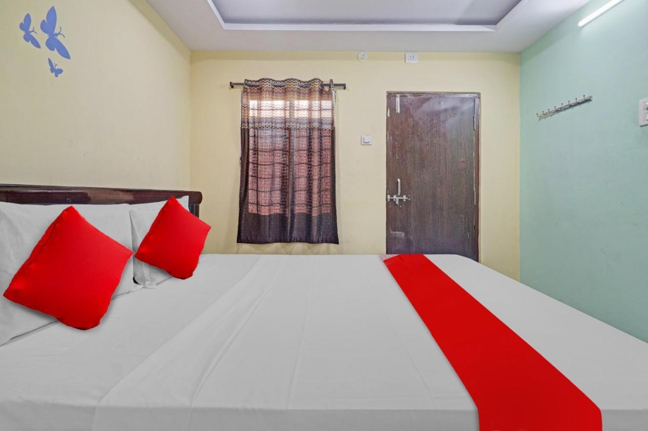 Oyo Flagship 81051 Sri Sai Manikanta Hotel Hyderabad Luaran gambar